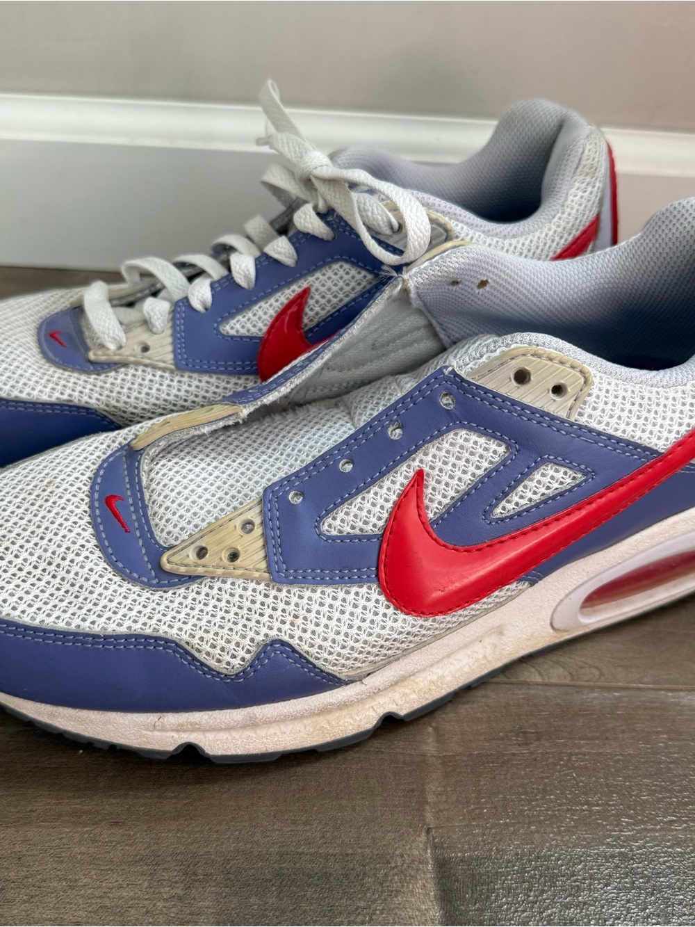 Nike Air Max Skyline Sneaker Tennis Shoe Women 9.5 Purple Red White READ